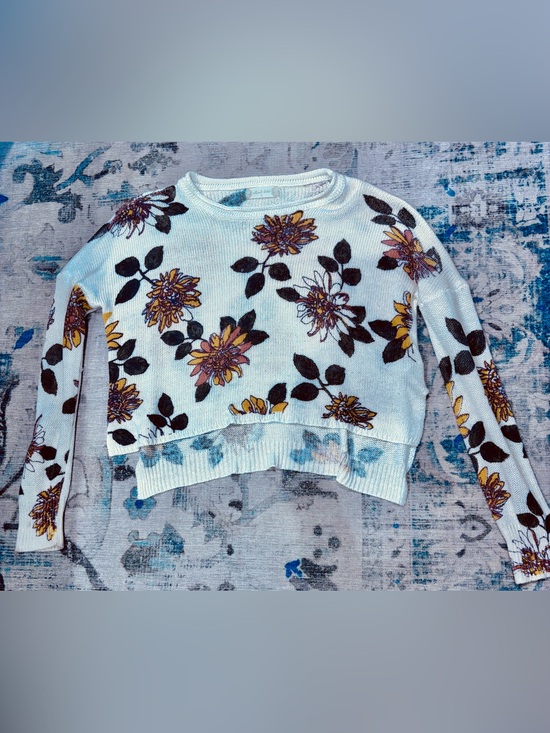 Altar'd State Sweaters - Altar’d State Floral Knit Crop Sweater - White with Yellow & Pink Flowers